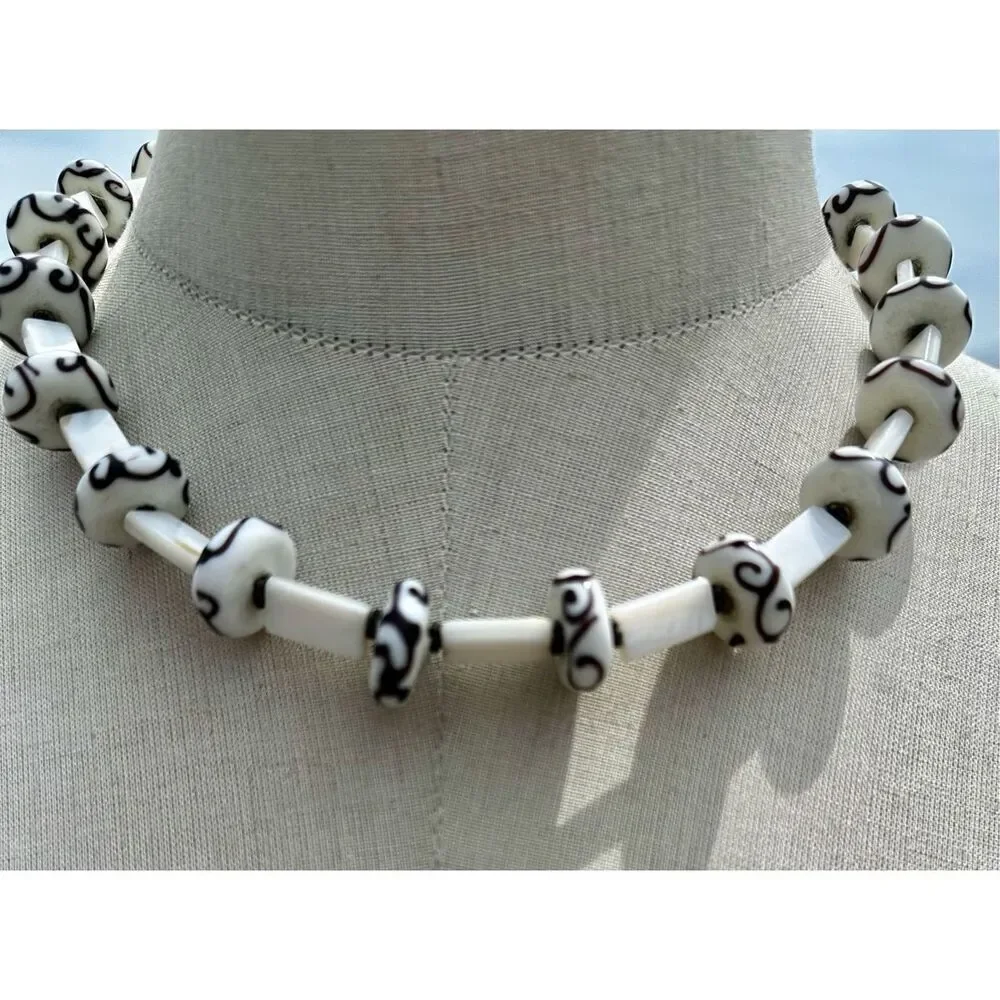 Vintage Donna Dressler White Art Glass Mother of Pearl Beaded Necklace